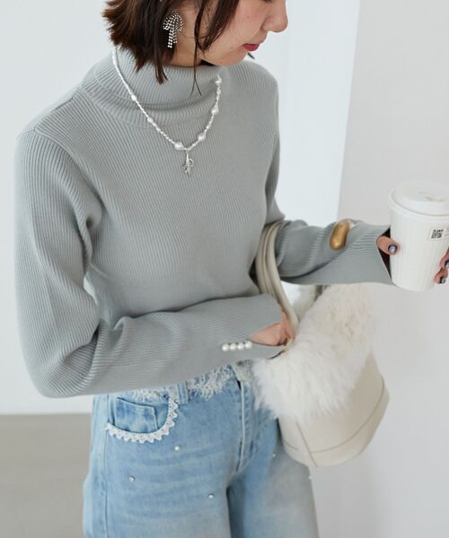 MAJESTIC LEGON(マジェスティックレゴン)の「ベーシックタートルニット(ニット/セーター・レディース・アイボリー/ホワイト系その他2/グレー/ブラック/モカ/ボルドー/ブラウン/ピンク/ライトグリーン/ブルー/ラベンダー・MEDIUM)」の7枚目の写真