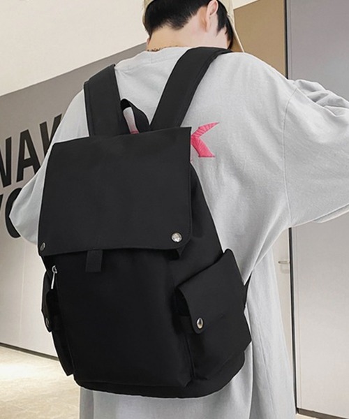 florist（フローリスト）の「【改良版】【防水/撥水】メンズレディース兼用大容量フラップカジュアルリュック（バックパック/リュック・レディース・グレー系1/ブラック系1/ブラック系3/グリーン系1/ブルー系2/ブラック系2/グリーン系3/ブラウン系3/レッド系1/ホワイト系2/レッド系2/グレー系3・FREE）」の4枚目の写真