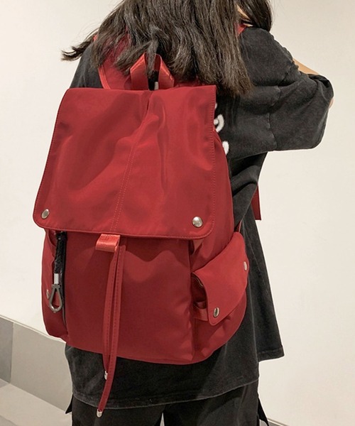 florist（フローリスト）の「【改良版】【防水/撥水】メンズレディース兼用大容量フラップカジュアルリュック（バックパック/リュック・レディース・グレー系1/ブラック系1/ブラック系3/グリーン系1/ブルー系2/ブラック系2/グリーン系3/ブラウン系3/レッド系1/ホワイト系2/レッド系2/グレー系3・FREE）」の12枚目の写真