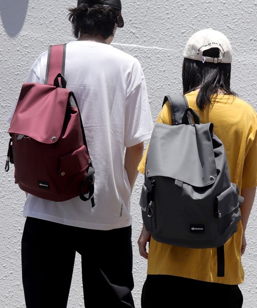 florist（フローリスト）の「【改良版】【防水/撥水】メンズレディース兼用大容量フラップカジュアルリュック（バックパック/リュック・レディース・グレー系1/ブラック系1/ブラック系3/グリーン系1/ブルー系2/ブラック系2/グリーン系3/ブラウン系3/レッド系1/ホワイト系2/レッド系2/グレー系3・FREE）」の17枚目の写真