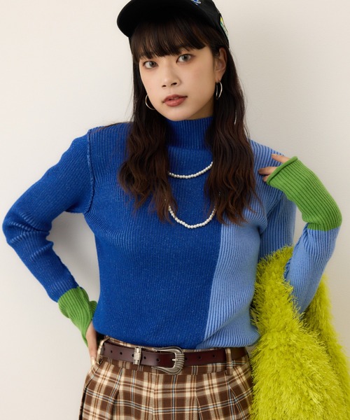RODEO CROWNS WIDE BOWL(ロデオクラウンズワイドボウル)の「ブロックカラーハイネックニットトップス(ニット/セーター・レディース・ブラック/ブラウン/ブルー・FREE)」の3枚目の写真