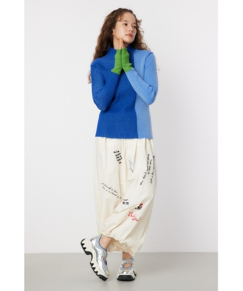 RODEO CROWNS WIDE BOWL(ロデオクラウンズワイドボウル)の「ブロックカラーハイネックニットトップス(ニット/セーター・レディース・ブラック/ブラウン/ブルー・FREE)」の22枚目の写真