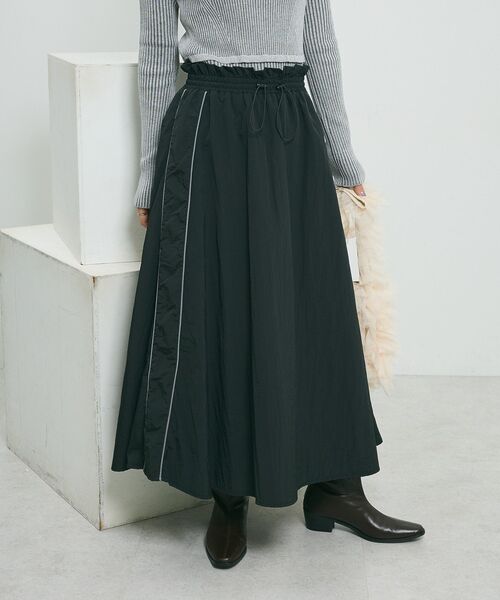 Green Parks(グリーンパークス)の「ナイロンラインフレアスカート(スカート・レディース・ブラック/アイボリー/グレー・FREE)」の13枚目の写真