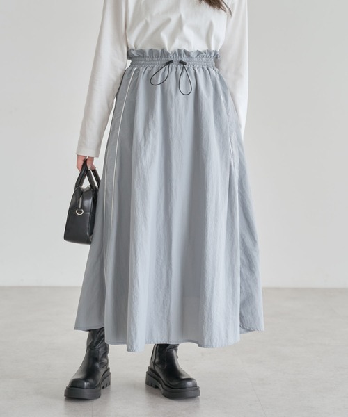 Green Parks(グリーンパークス)の「ナイロンラインフレアスカート(スカート・レディース・ブラック/アイボリー/グレー・FREE)」の3枚目の写真