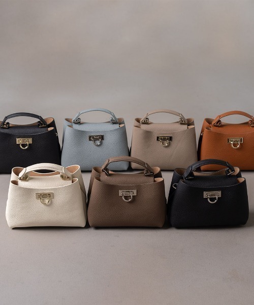 HAYNI（ヘイニ）の「Baby Marollet ベイビーマロエ（ショルダーバッグ・レディース・ブルーグレー/ブラウン系/キャメル/ブラック系1/グレー系/ブラック系2・FREE）」の9枚目の写真