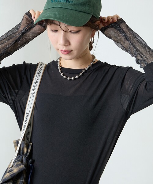 FREAK'S STORE（フリークスストア）の「限定展開　パワーメッシュ 袖口 シアー ラメ 切り替え トップス（Tシャツ/カットソー・レディース・ネイビー/チャコールグレー/ナチュラル/ベージュ/ブラック/オフホワイト/サックスブルー・ﾌﾘ-）」の14枚目の写真