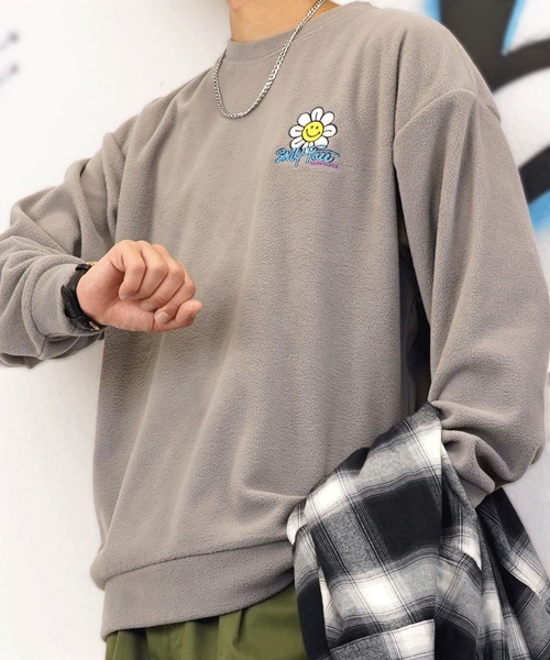 SMILEY FACE(スマイリーフェイス)の「【GROOVY STORE】SMILEYFACE オーバーサイズフリーストレーナー(スウェット・メンズ・アイボリー/ブラック/グレイッシュベージュ/ラベンダー・M/L/LL)」の3枚目の写真