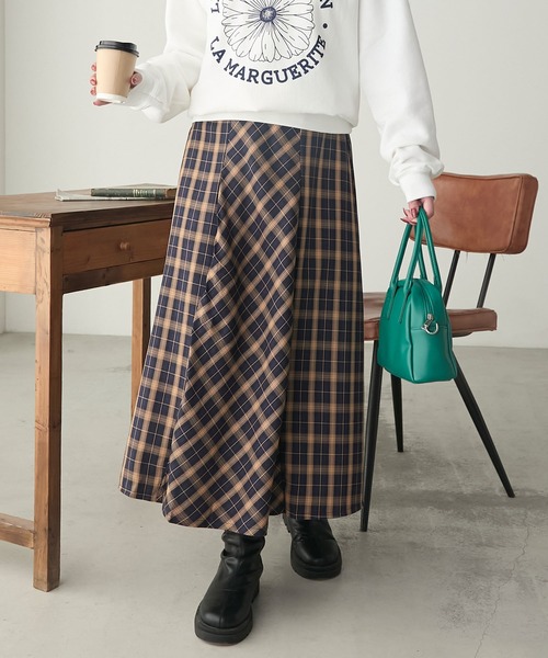 BONLECILL(ボンルシール)の「先染めツイルチェックイージーフレアスカート(スカート・レディース・ネイビー/レッド/モスグリーン・FREE)」の3枚目の写真