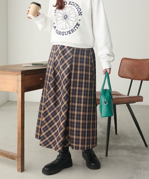 BONLECILL(ボンルシール)の「先染めツイルチェックイージーフレアスカート(スカート・レディース・ネイビー/レッド/モスグリーン・FREE)」の15枚目の写真
