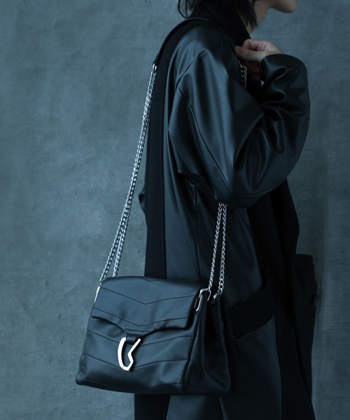 HARE　カラビナフラップバッグ HARE（ハレ）の「カラビナフラップBAG(HARE)（ショルダーバッグ