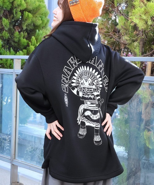 チチカカ(チチカカ)の「スネークダンサープリントプルパーカー(パーカー・レディース・グレー/ブラック/グリーン/ブルー・FREE)」の3枚目の写真