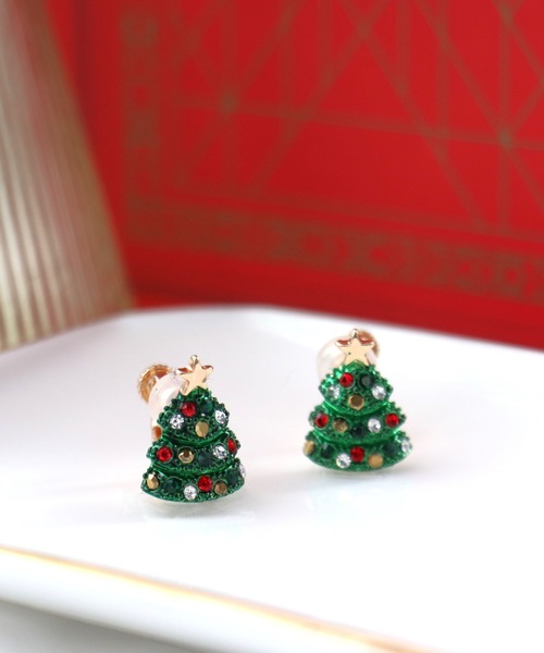 Three Four Time(スリーフォータイム)の「【X'mas】クリスマスツリーイヤリング(イヤリング・レディース・ゴールド/グリーン・FREE)」の1枚目の写真