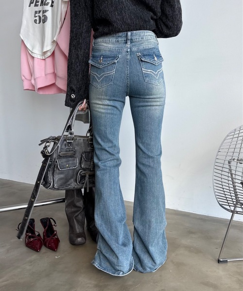 SHAGGIE（シャギー）の「裾ギャザーヴィンテージウォッシュデニムパンツ（デニムパンツ・レディース・ブルー/ブラック・SMALL/MEDIUM）」の12枚目の写真