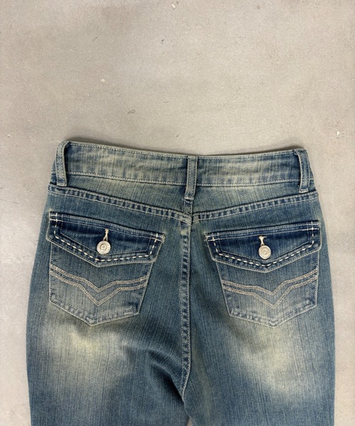 SHAGGIE（シャギー）の「裾ギャザーヴィンテージウォッシュデニムパンツ（デニムパンツ・レディース・ブルー/ブラック・SMALL/MEDIUM）」の7枚目の写真