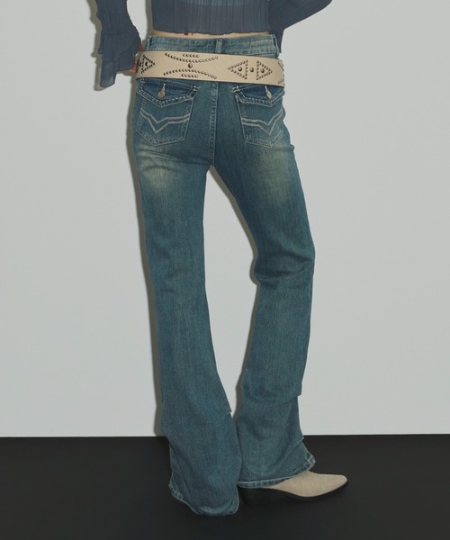 SHAGGIE（シャギー）の「裾ギャザーヴィンテージウォッシュデニムパンツ（デニムパンツ・レディース・ブルー/ブラック・SMALL/MEDIUM）」の9枚目の写真