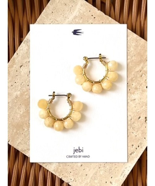 VIBGYOR(ヴィブジョー)の「【jebi】天然石のボリュームフープピアス(チタンポスト)(MA)(ピアス(両耳用)・レディース・ホワイト/イエロー/パープル・FREE)」の1枚目の写真