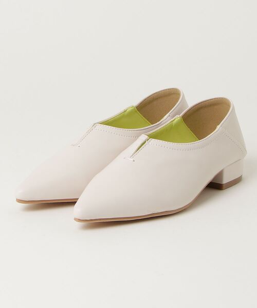 YOSUKE(ヨースケ)の「@@ヨースケYOSUKEウィメンズ flatポインテッドトゥセンタースリッドバブーシュー2820033(パンプス・レディース・シルバー/ブラック/アイボリー/シャンパン・S/M/L/LL)」の2枚目の写真