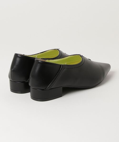 YOSUKE(ヨースケ)の「@@ヨースケYOSUKEウィメンズ flatポインテッドトゥセンタースリッドバブーシュー2820033(パンプス・レディース・シルバー/ブラック/アイボリー/シャンパン・S/M/L/LL)」の5枚目の写真