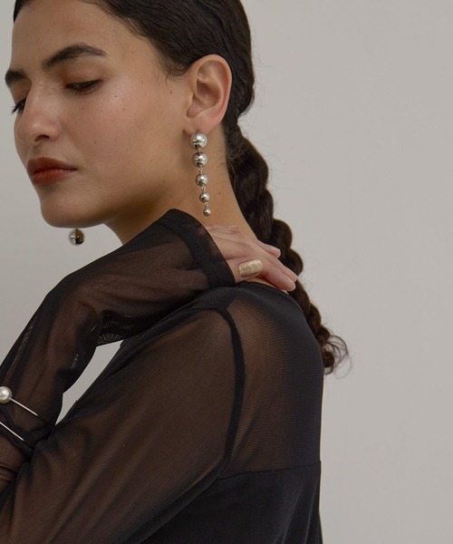 MIELI INVARIANT（ミエリインヴァリアント）の「Drop Asymmetry Pierce（ピアス（両耳用）・レディース・シルバー/ゴールド・FREE）」の2枚目の写真