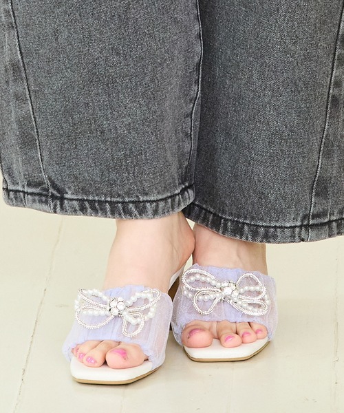 MISCH MASCH(ミッシュマッシュ)の「ビジューリボンモチーフミュールサンダル MO42202(サンダル・レディース・ベージュ/パープル・M/L/S)」の6枚目の写真
