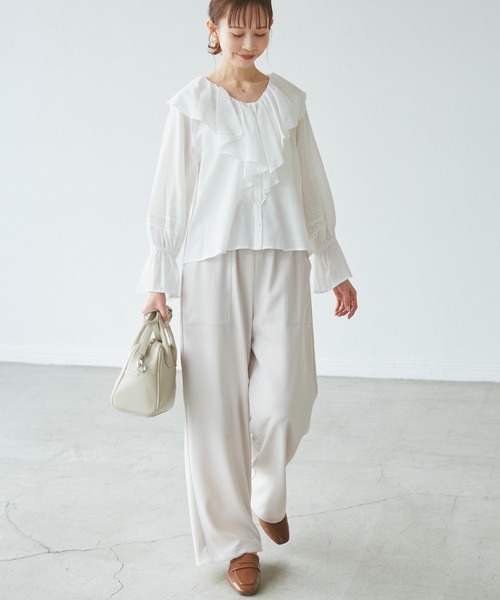 ROPE' PICNIC（ロペピクニック）の「【接触冷感・通気性】お着軽シャツシリーズ/綿ボイルフリルブラウス（シャツ/ブラウス・レディース・ブラック/ブラウン/オフホワイト/サックスブルー/イエロー・38）」の16枚目の写真