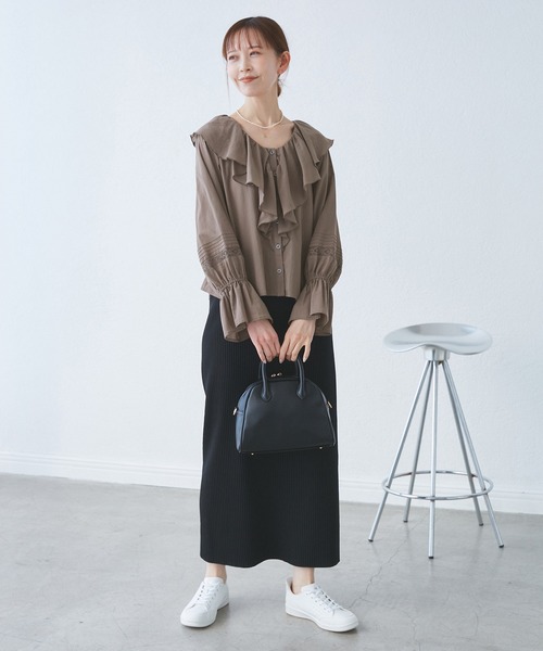 ROPE' PICNIC（ロペピクニック）の「【接触冷感・通気性】お着軽シャツシリーズ/綿ボイルフリルブラウス（シャツ/ブラウス・レディース・ブラック/ブラウン/オフホワイト/サックスブルー/イエロー・38）」の8枚目の写真