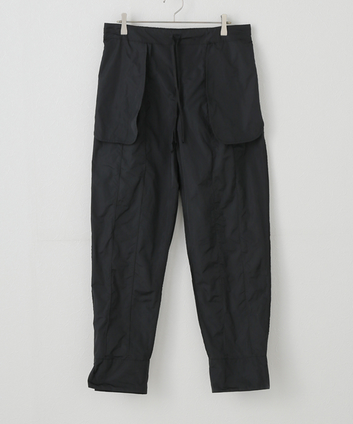 TOGA PULLA（トーガ　プルラ）の「TOGA PULLA MEMORY TAFFTA PANTS TP251-FF231：パンツ（その他パンツ・レディース・ブラック・36/34）」の13枚目の写真