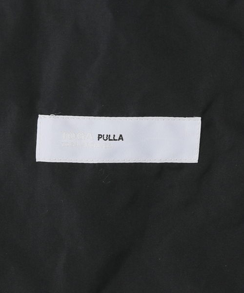TOGA PULLA（トーガ　プルラ）の「TOGA PULLA MEMORY TAFFTA PANTS TP251-FF231：パンツ（その他パンツ・レディース・ブラック・36/34）」の14枚目の写真