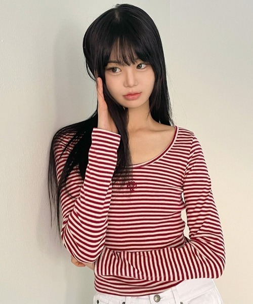 muahmuah(ムーアムーア)の「A'GEM/9 × .kom 『muah muah/ムーアムーア』 STRIPE U NECK LONG SLEEVE T-SHIRT/ストライプ U ネック 長袖カットソー(Tシャツ/カットソー・レディース・ブラック/カーキ/レッド・FREE)」の3枚目の写真