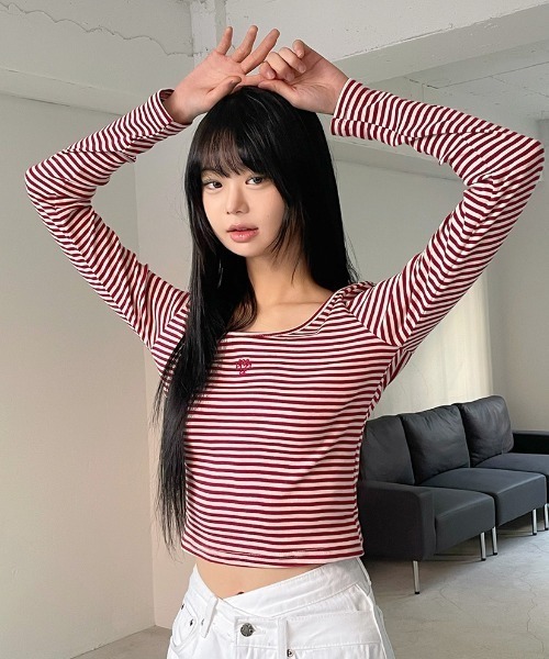 muahmuah(ムーアムーア)の「A'GEM/9 × .kom 『muah muah/ムーアムーア』 STRIPE U NECK LONG SLEEVE T-SHIRT/ストライプ U ネック 長袖カットソー(Tシャツ/カットソー・レディース・ブラック/カーキ/レッド・FREE)」の8枚目の写真
