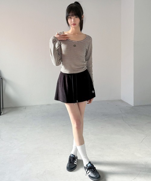 muahmuah(ムーアムーア)の「A'GEM/9 × .kom 『muah muah/ムーアムーア』 STRIPE U NECK LONG SLEEVE T-SHIRT/ストライプ U ネック 長袖カットソー(Tシャツ/カットソー・レディース・ブラック/カーキ/レッド・FREE)」の12枚目の写真