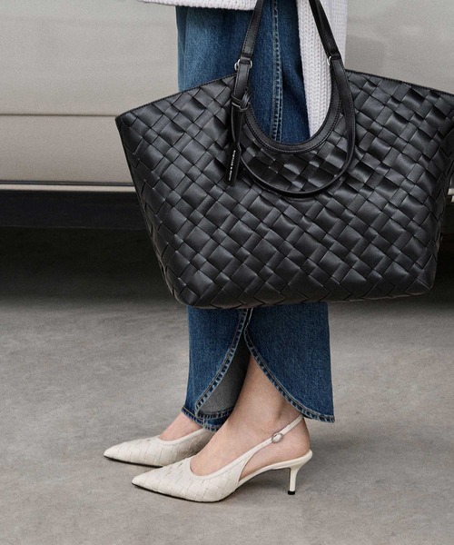 CHARLES & KEITH(チャールズ & キース)の「ウーブン ポインテッドトゥスリングバックパンプス(パンプス・レディース・ブラック/オフホワイト/ブラウン系その他3/バーガンディー・25cm/24.5cm/23.5cm/23cm/22.5cm/22cm/26.5cm/25.5cm)」の8枚目の写真