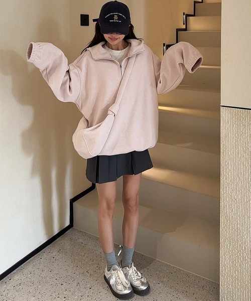 aimoha（アイモハ）の「バッグ付きハーフジップパーカー（パーカー・レディース・ライトベージュ/グレー/ピンク/ダークグレー・FREE）」の6枚目の写真