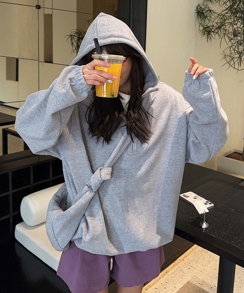 aimoha（アイモハ）の「バッグ付きハーフジップパーカー（パーカー・レディース・ライトベージュ/グレー/ピンク/ダークグレー・FREE）」の22枚目の写真