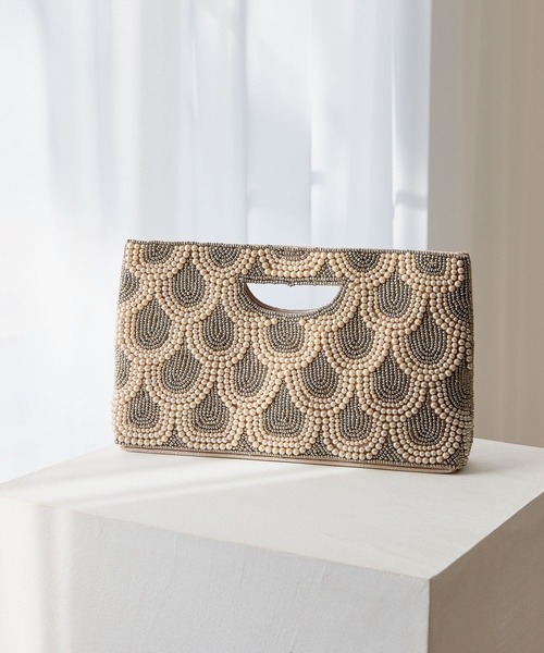 Andemiu（アンデミュウ）の「パールビーズクラッチ323725（クラッチバッグ・レディース・アイボリー・FREE）」の2枚目の写真