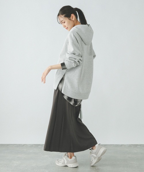 GLOBAL WORK(グローバルワーク)の「イージーケアチノプリーツスカート/290670(スカート・レディース・ベージュ/スミクロ/グレイッシュベージュ・LARGE/MEDIUM)」の4枚目の写真