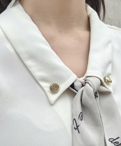 an another angelus(アンアナザーアンジェラス)の「ロゴラインスカーフ付きシャツ【セットアップ可能】(シャツ/ブラウス・レディース・オフホワイト/チャコールグレー・FREE)」の8枚目の写真