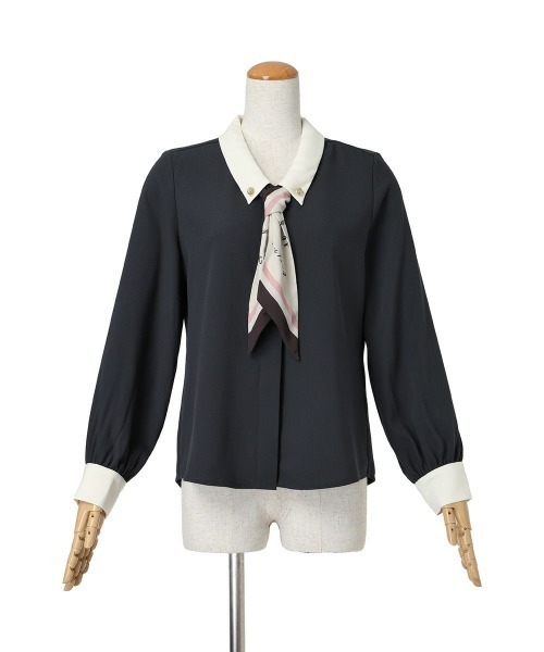 an another angelus(アンアナザーアンジェラス)の「ロゴラインスカーフ付きシャツ【セットアップ可能】(シャツ/ブラウス・レディース・オフホワイト/チャコールグレー・FREE)」の17枚目の写真