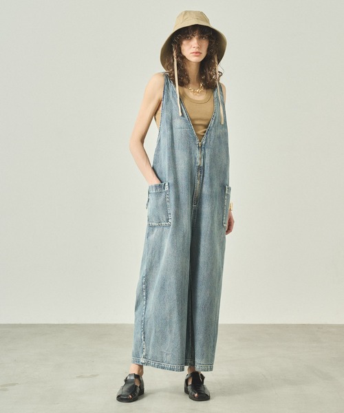 kha:ki(カーキ)の「「KHA:KI / カーキ」 Vネックオーバーオール V-NECK OVERALLS(サロペット/オーバーオール・レディース・インディゴブルー/ライトインディゴブルー・1/2)」の6枚目の写真