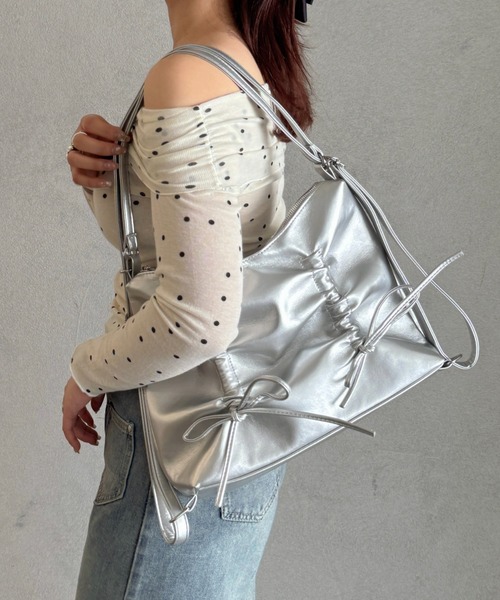 efill（エフィル）の「ルーシュ リボン ショルダーバッグ（ショルダーバッグ・レディース・ブラック/シルバー・FREE）」の9枚目の写真