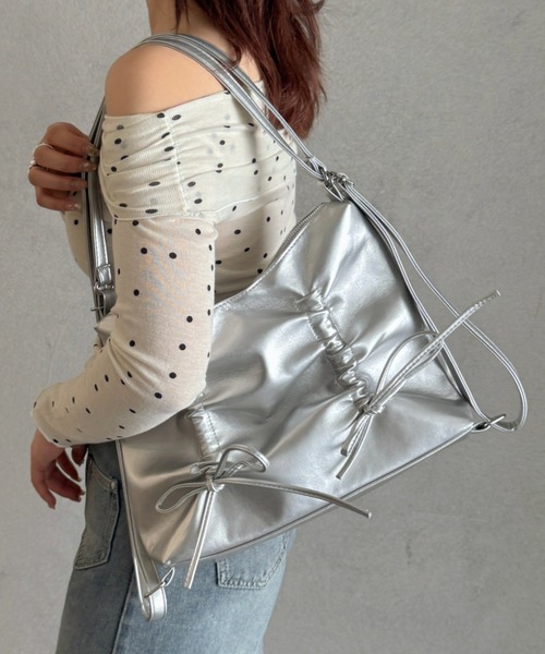 efill（エフィル）の「ルーシュ リボン ショルダーバッグ（ショルダーバッグ・レディース・ブラック/シルバー・FREE）」の10枚目の写真