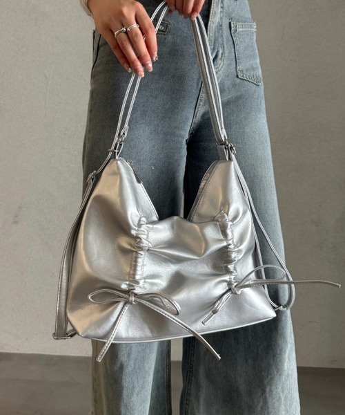 efill（エフィル）の「ルーシュ リボン ショルダーバッグ（ショルダーバッグ・レディース・ブラック/シルバー・FREE）」の14枚目の写真