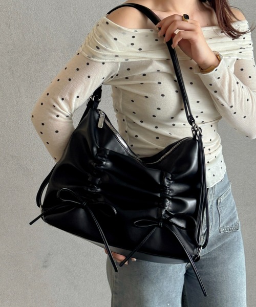 efill（エフィル）の「ルーシュ リボン ショルダーバッグ（ショルダーバッグ・レディース・ブラック/シルバー・FREE）」の5枚目の写真