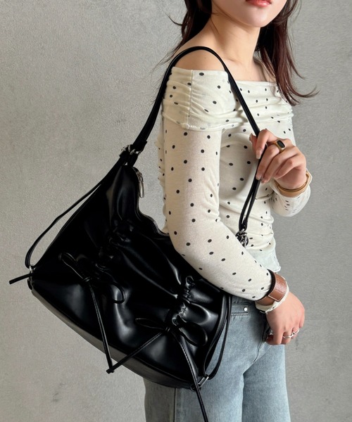 efill（エフィル）の「ルーシュ リボン ショルダーバッグ（ショルダーバッグ・レディース・ブラック/シルバー・FREE）」の19枚目の写真