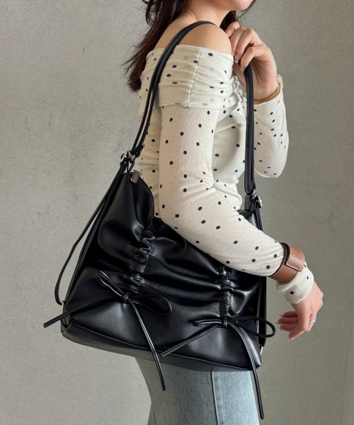 efill（エフィル）の「ルーシュ リボン ショルダーバッグ（ショルダーバッグ・レディース・ブラック/シルバー・FREE）」の21枚目の写真