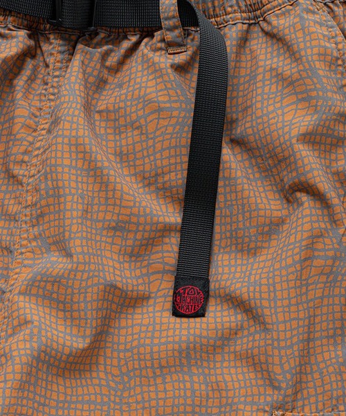 TOY MACHINE(トイ マシーン)の「TM WEB PRINT CARGO PANTS(カーゴパンツ・メンズ・キャメル・L/M)」の3枚目の写真