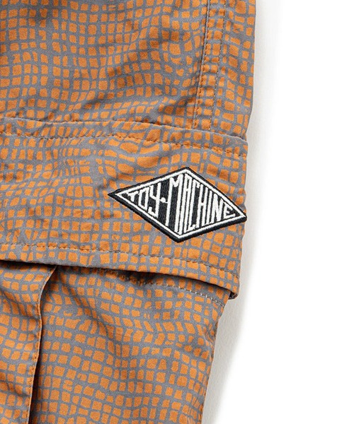 TOY MACHINE(トイ マシーン)の「TM WEB PRINT CARGO PANTS(カーゴパンツ・メンズ・キャメル・L/M)」の5枚目の写真