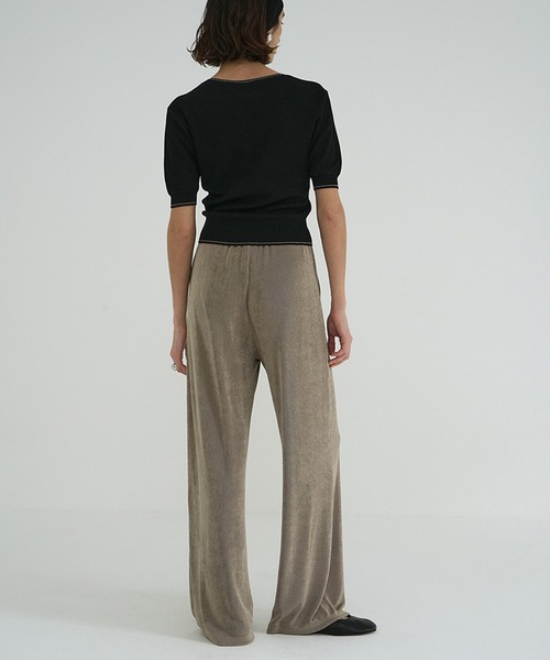 CLANE（クラネ）の「LINE V NECK KNIT TOPS（ニット/セーター・レディース・ブラック/アイボリー/グリーン・1/2）」の19枚目の写真