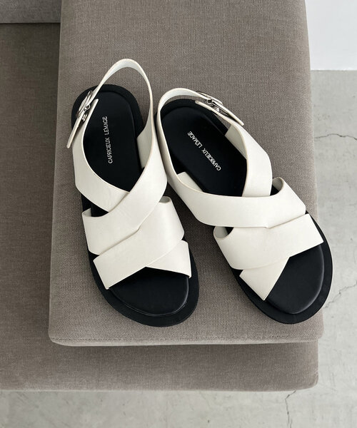 CAPRICIEUX LE'MAGE（カプリシューレマージュ）の「クロスフラットサンダル（サンダル・レディース・ブラック/オフホワイト・36/37/38）」の2枚目の写真