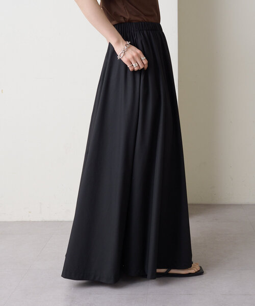 Omekashi（オメカシ）の「リラクシングフレアスカート（スカート・レディース・オフホワイト/ブラック/ブラウン・36/38）」の4枚目の写真